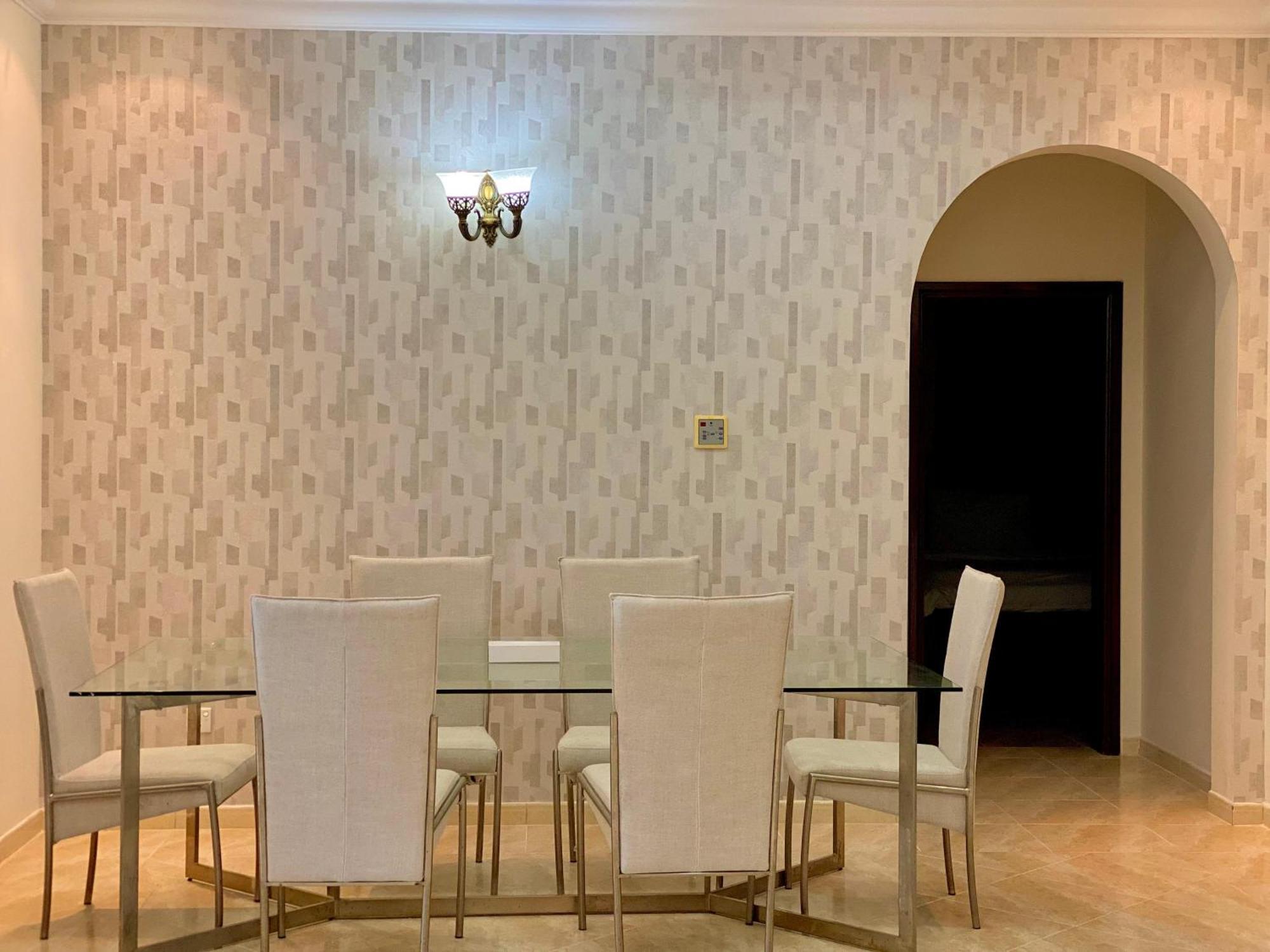 Al Misrea Tower Apartment Манама Екстериор снимка