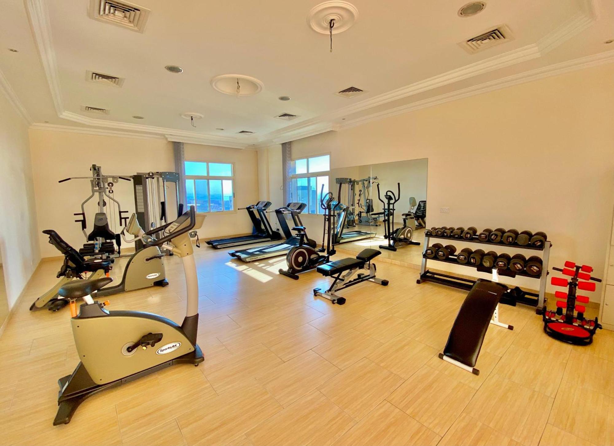 Al Misrea Tower Apartment Манама Екстериор снимка