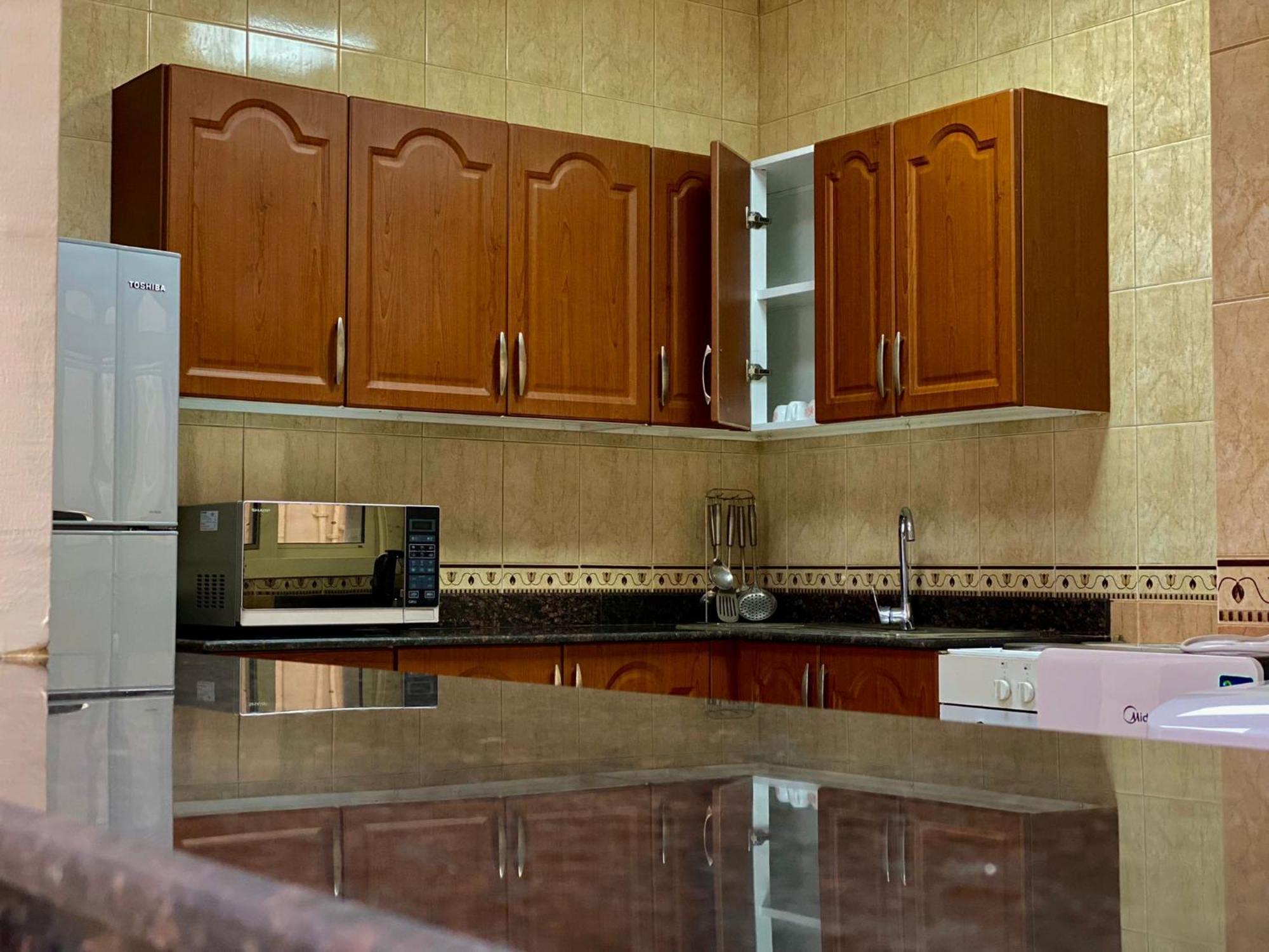 Al Misrea Tower Apartment Манама Екстериор снимка